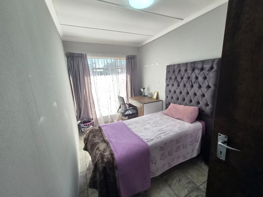 12 Bedroom Property for Sale in Universitas Ridge Free State